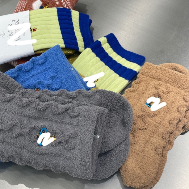 宠粉浮利 漂亮袜子 深圳南油 高品低价 断码出清 no退no换