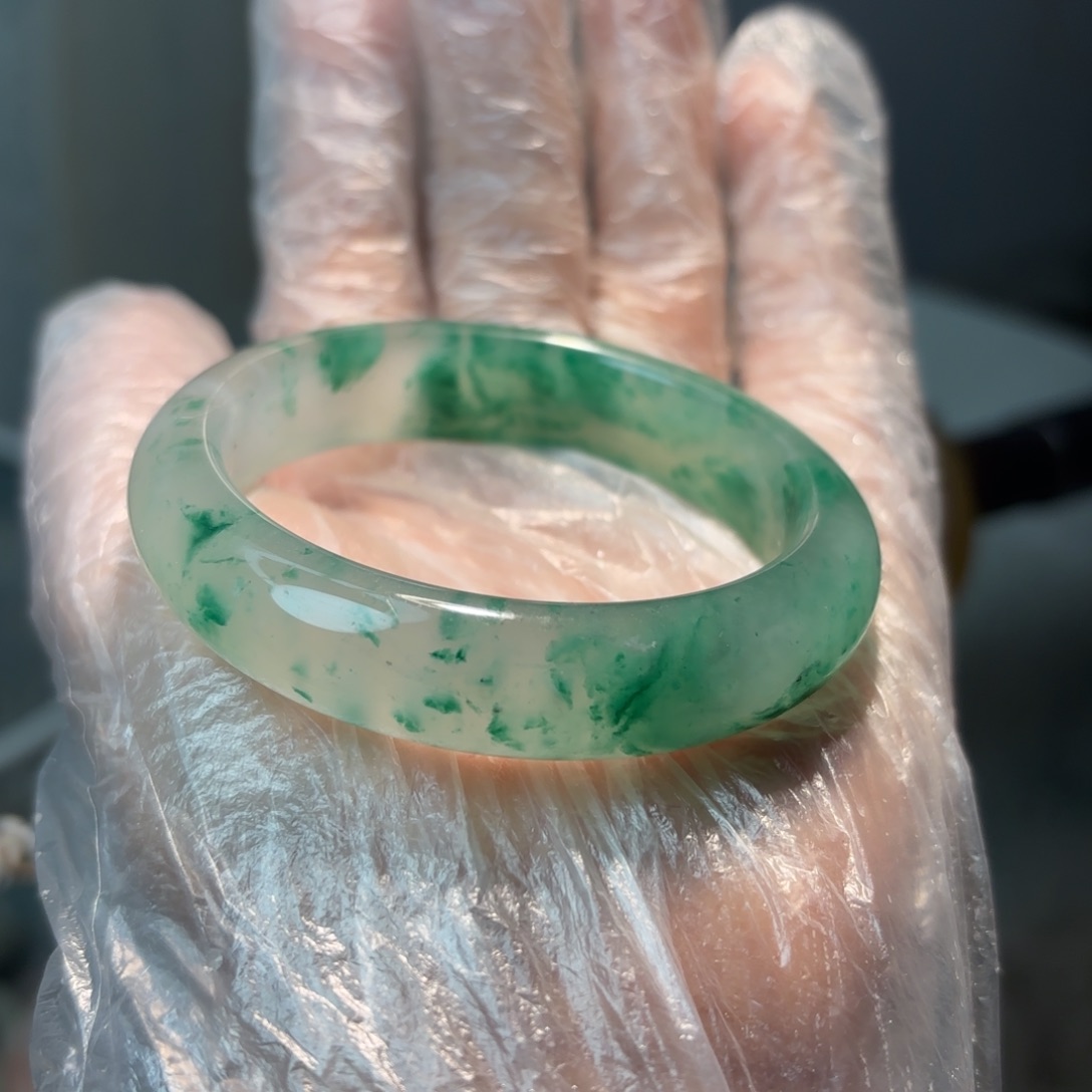 叁***玖石英质玉（非洲翠）未镶嵌手镯