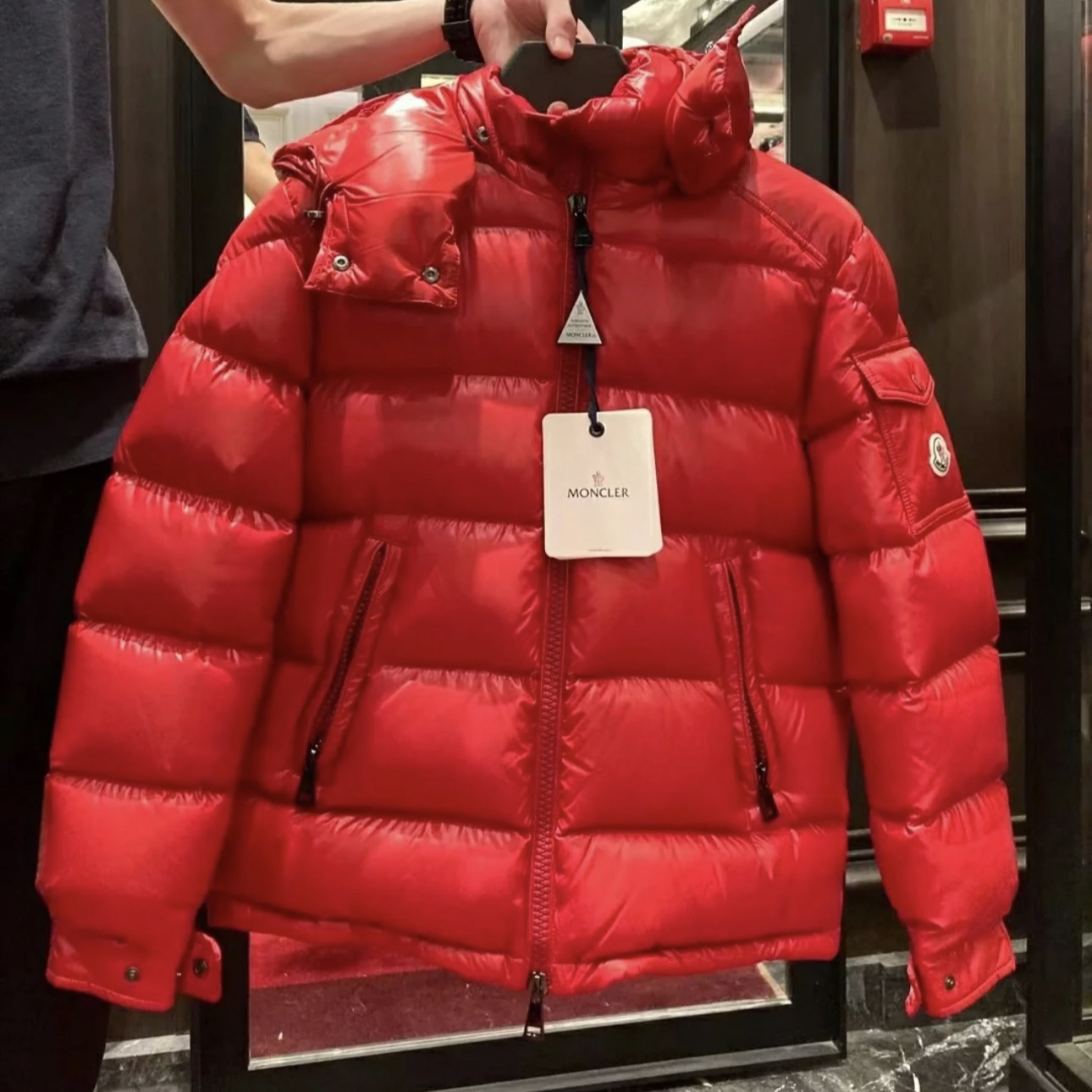 未使用 MONCLER 时尚限定红色羽绒服maire合集
