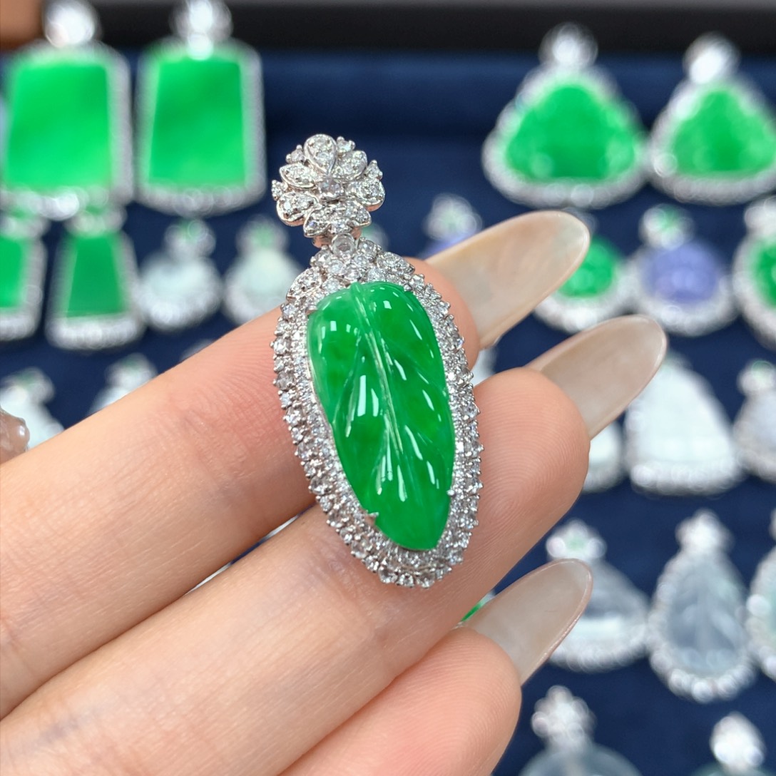 翡翠颈饰18K金镶嵌18k镶翡翠