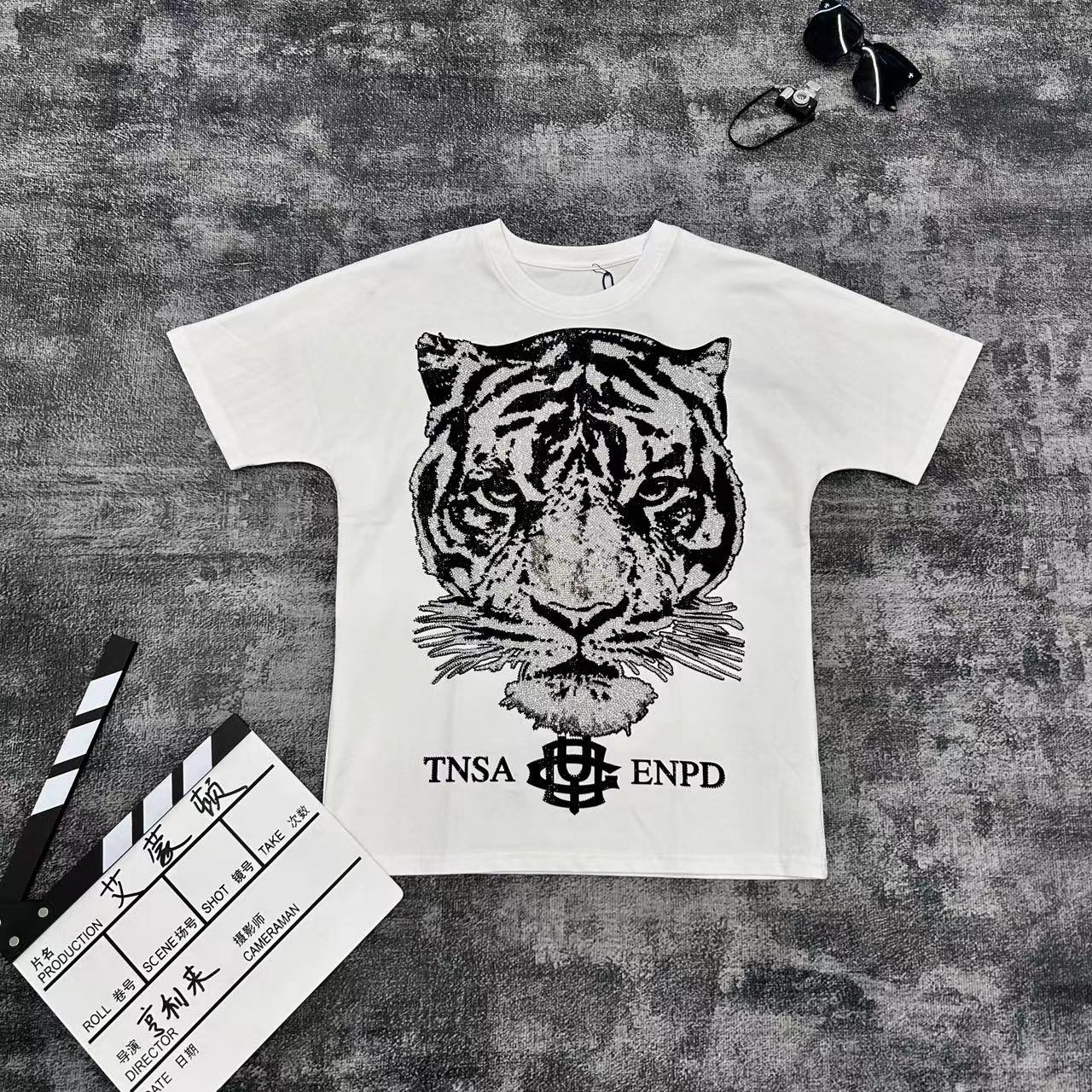 男士轻奢时尚黑色黑白印花虎年黑T恤11702半袖