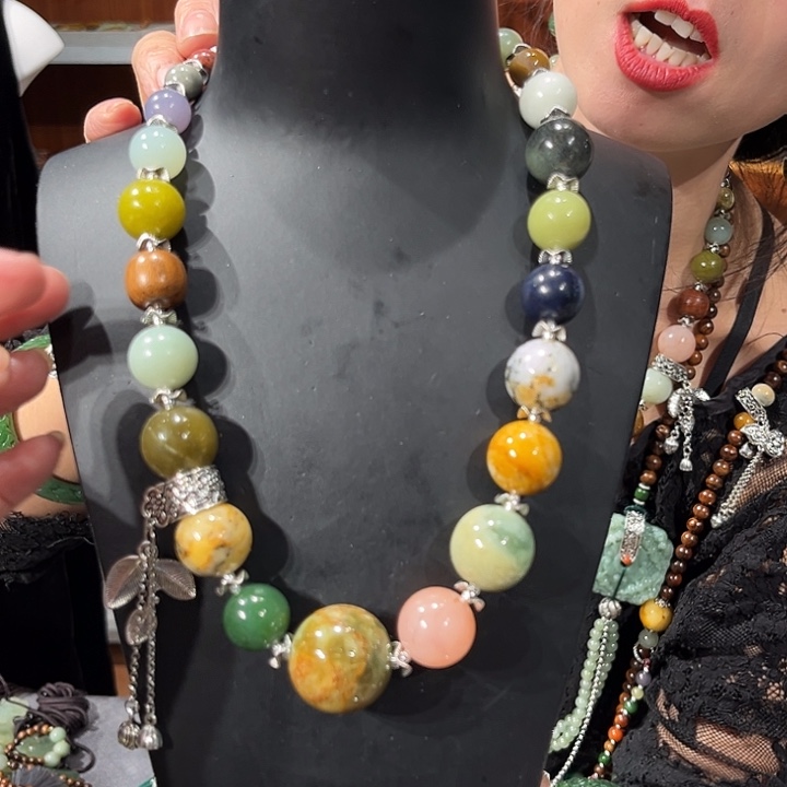 颈饰未镶嵌和田玉