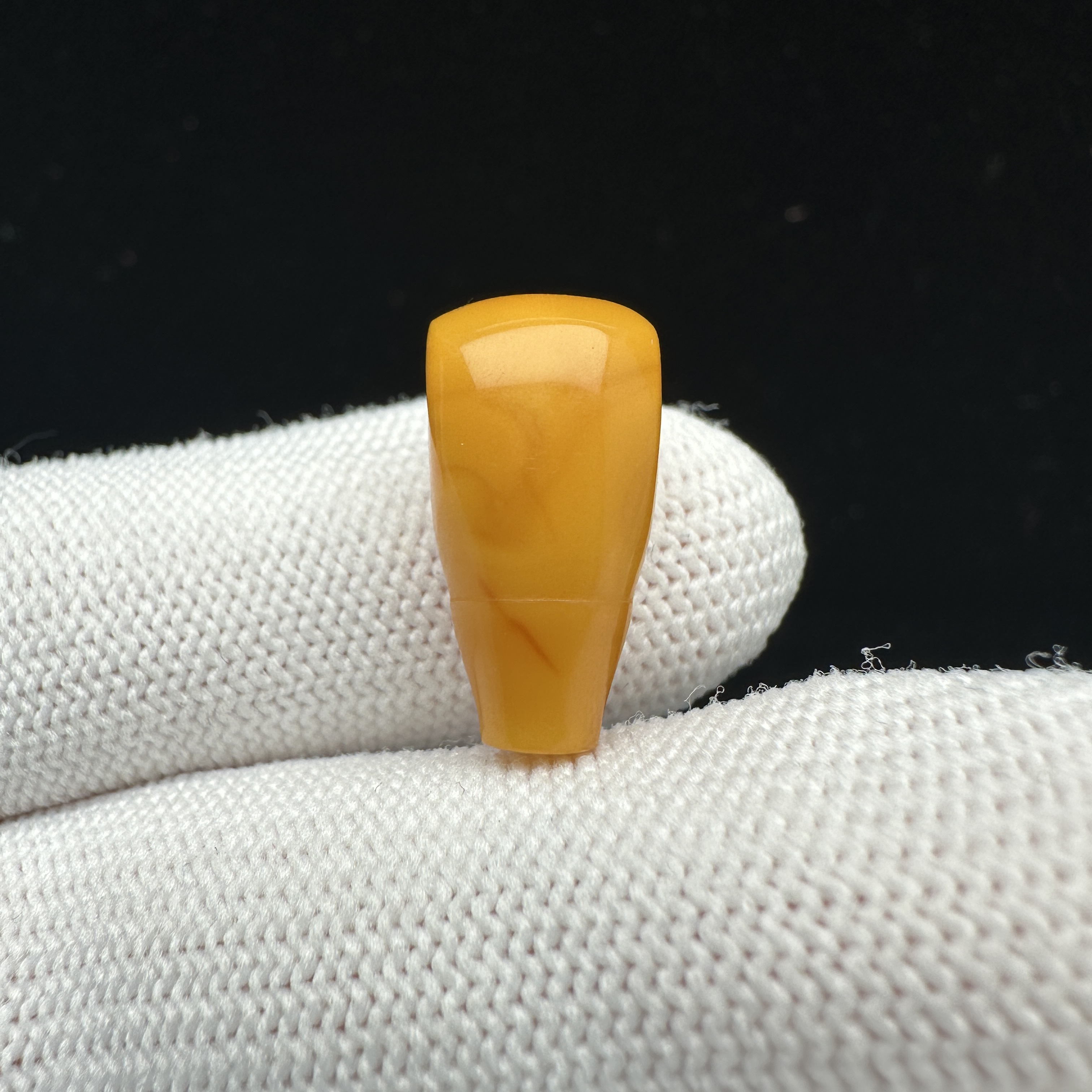 J6891天然原矿蜜蜡 老蜡三通 9.5*18mm 100克价