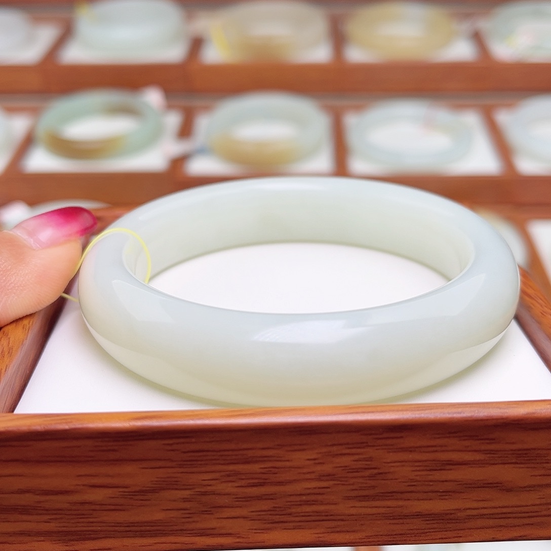 和田玉手镯未镶嵌62.6