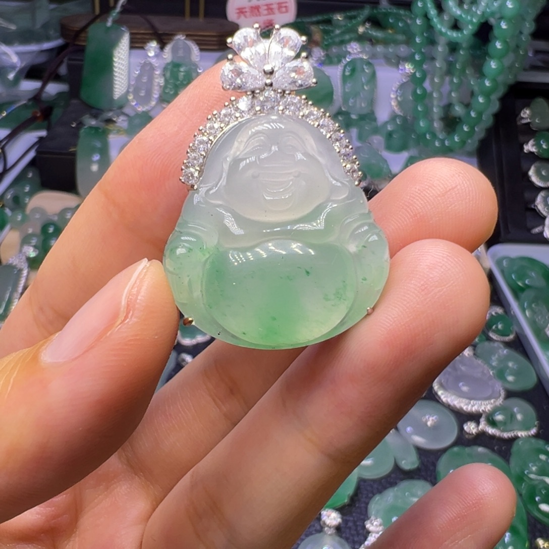 迷****石英质玉（非洲翠）未镶嵌颈饰