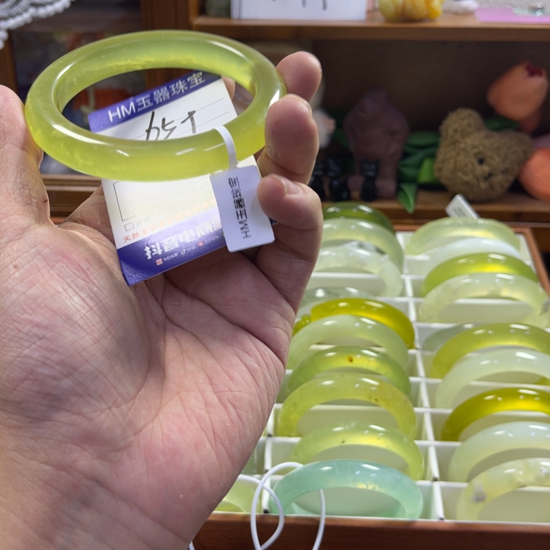 蛇纹石玉未镶嵌手镯422