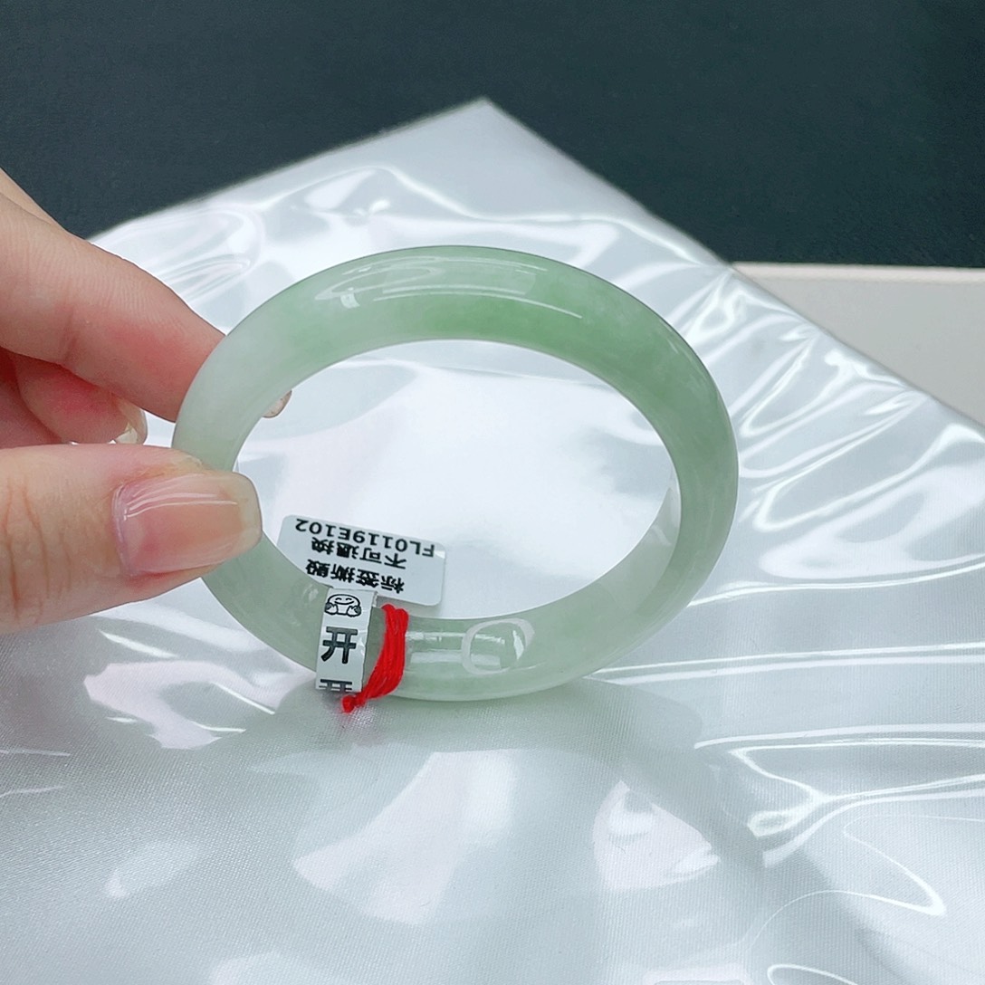 翡翠手镯未镶嵌正54.6