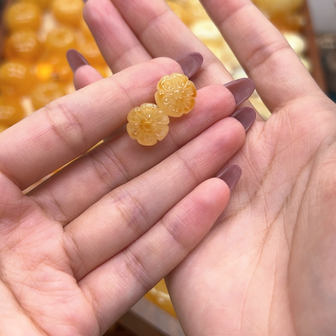 琥珀颈饰未镶嵌蜜蜡