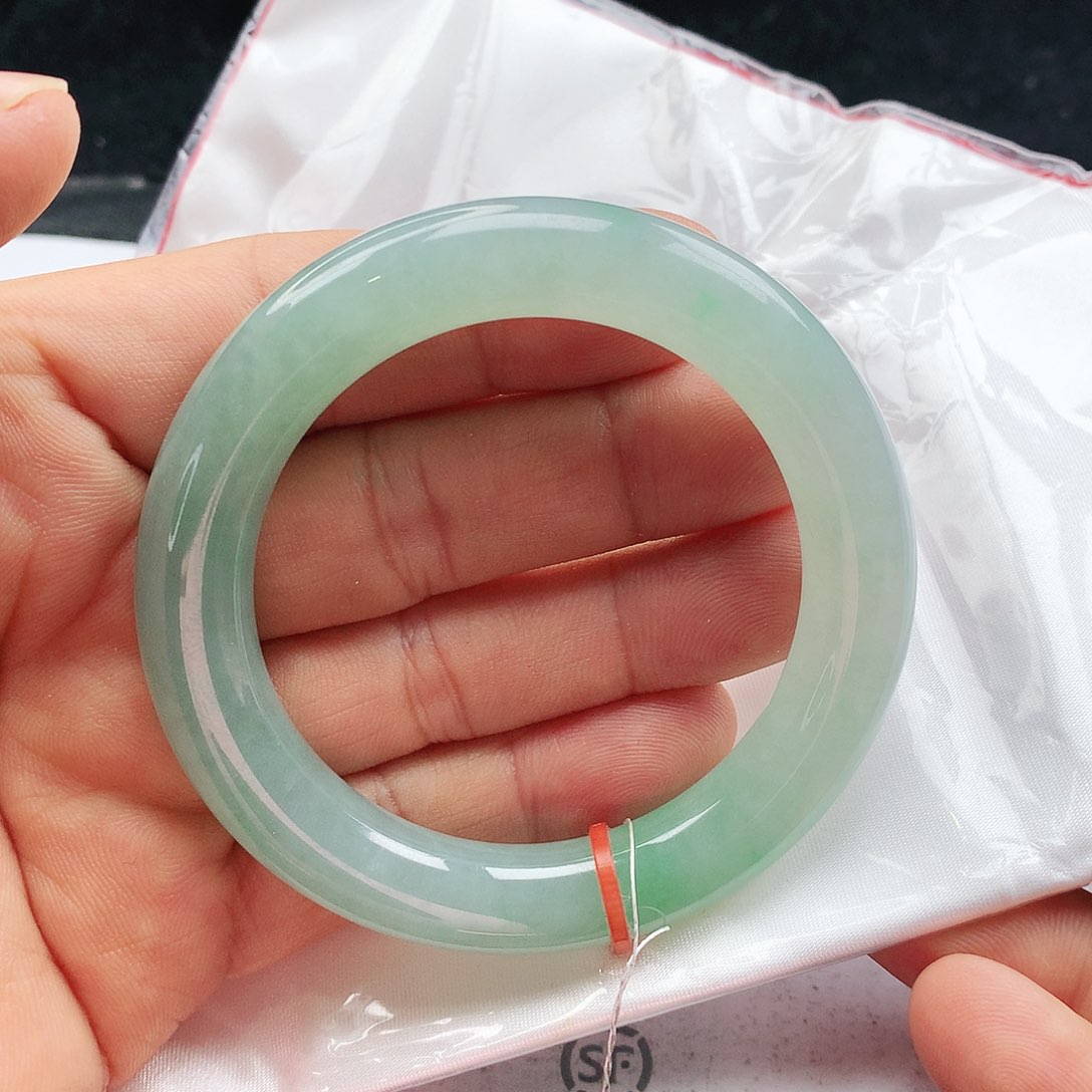 翡翠手镯未镶嵌天然翡翠手镯