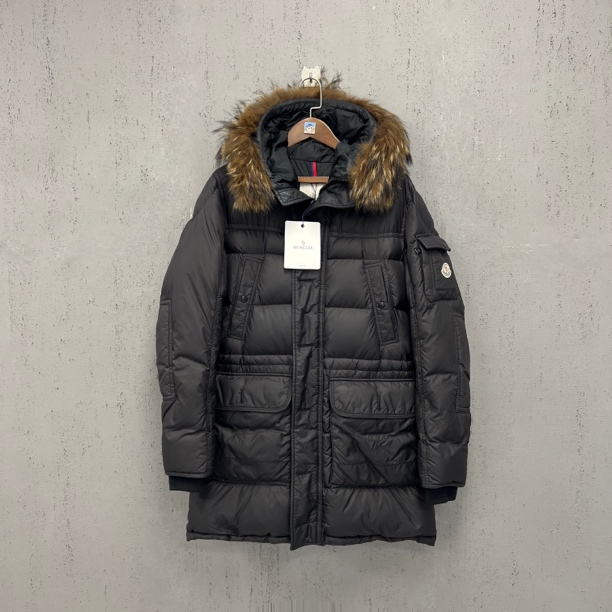 99新 MONCLER moncler蒙口黑色中长款带毛领羽绒服4码