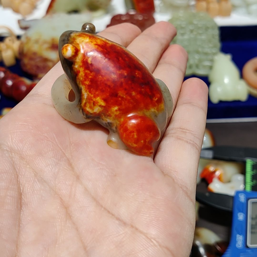 最***生透闪石质玉未镶嵌颈饰