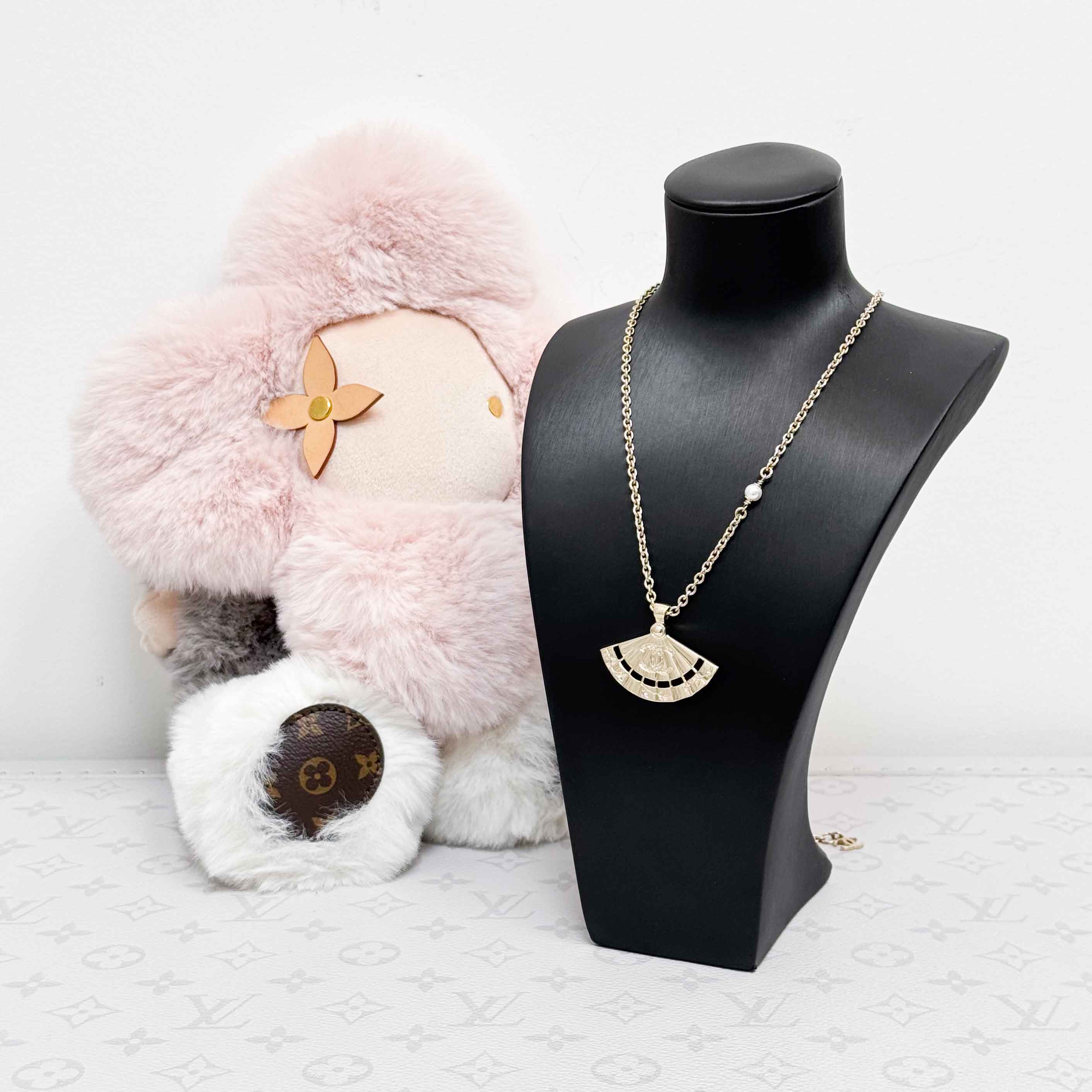 99新 Chanel/香奈儿 25A金色双C字母logo扇子造型项链