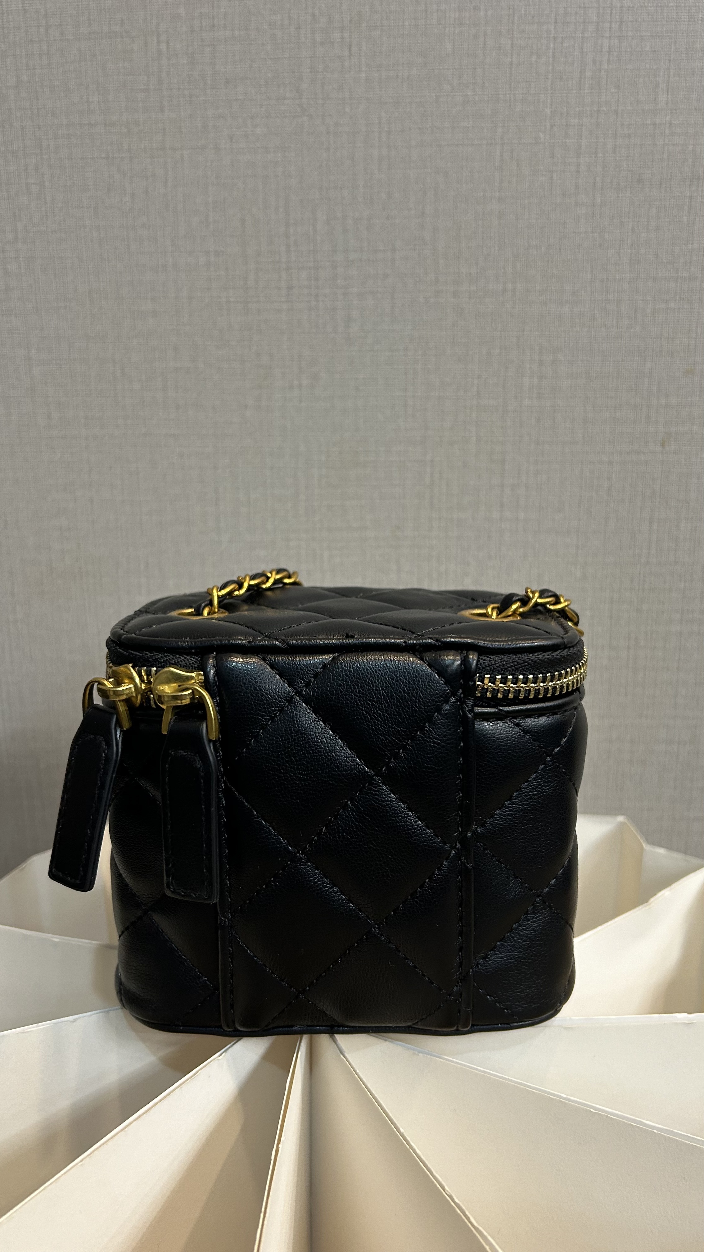 TOLEX2025新款手工时尚百搭金球真皮黑色口红包