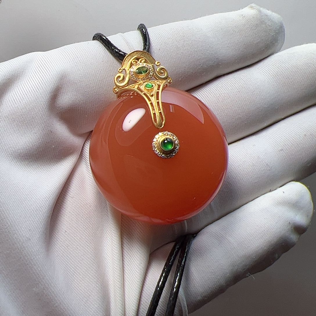 南红玛瑙平安扣18K金镶嵌新*30mm原矿平安扣