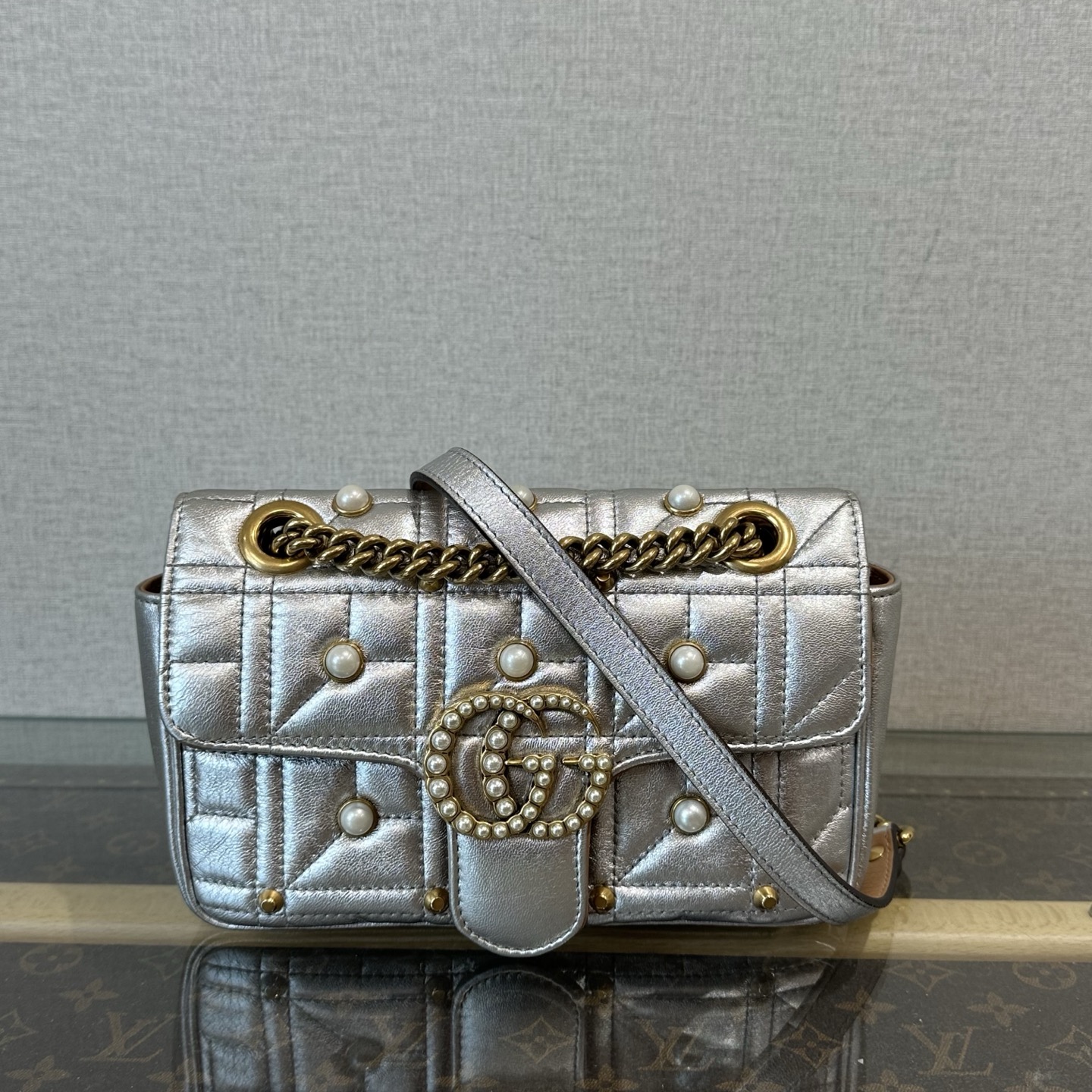 95新 GUCCI/古驰 银色珍珠marmont22单肩斜挎包 41248