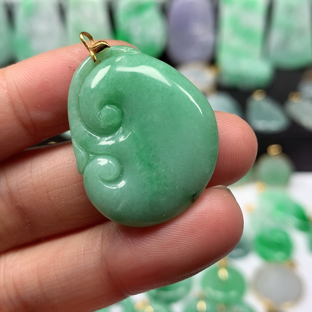 翡翠吊坠(不含链)18K金镶嵌