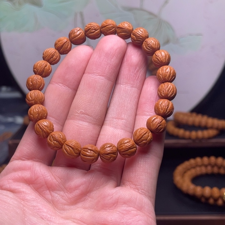 @****桃核手串95玉龙脊手串