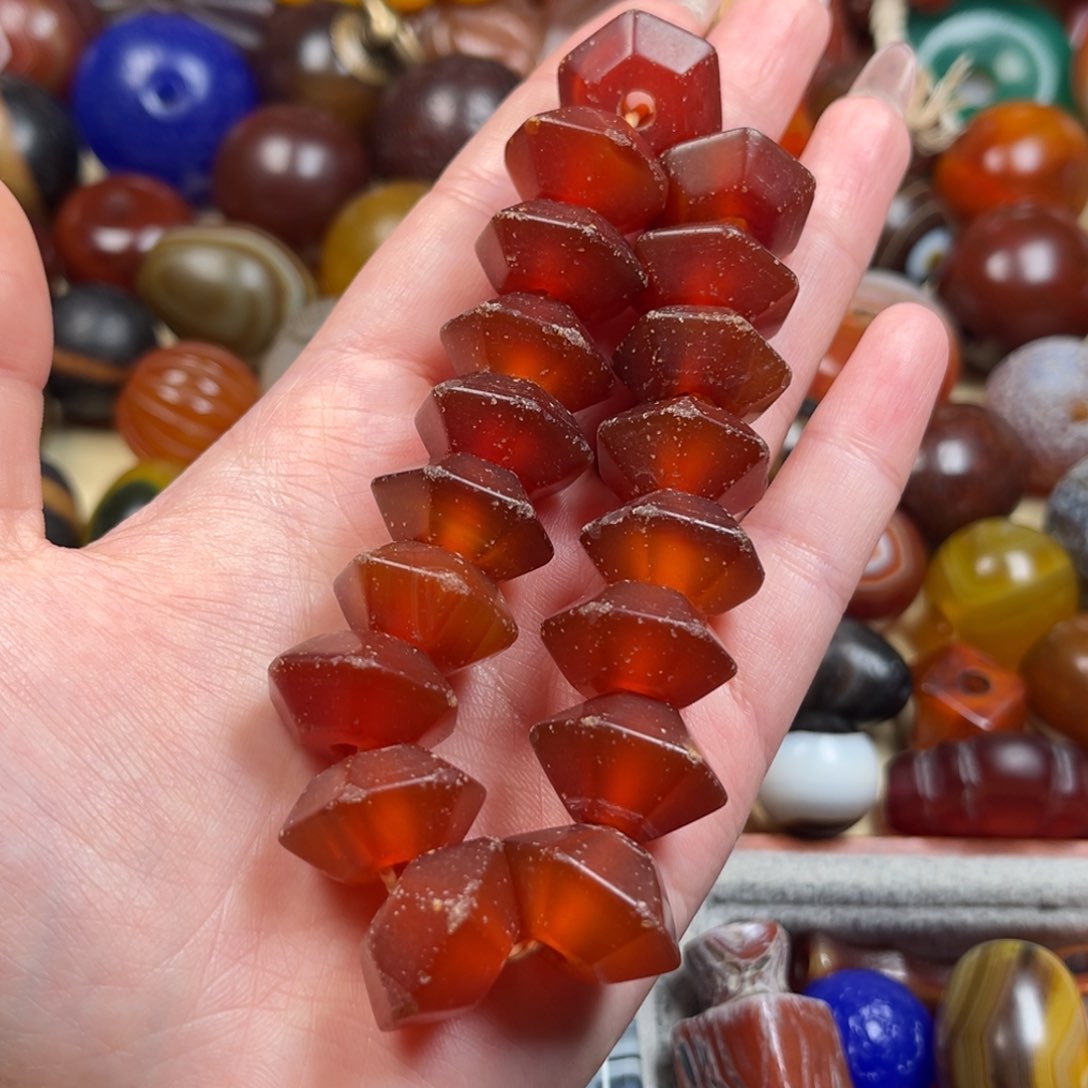 玛瑙/玉髓颈饰未镶嵌