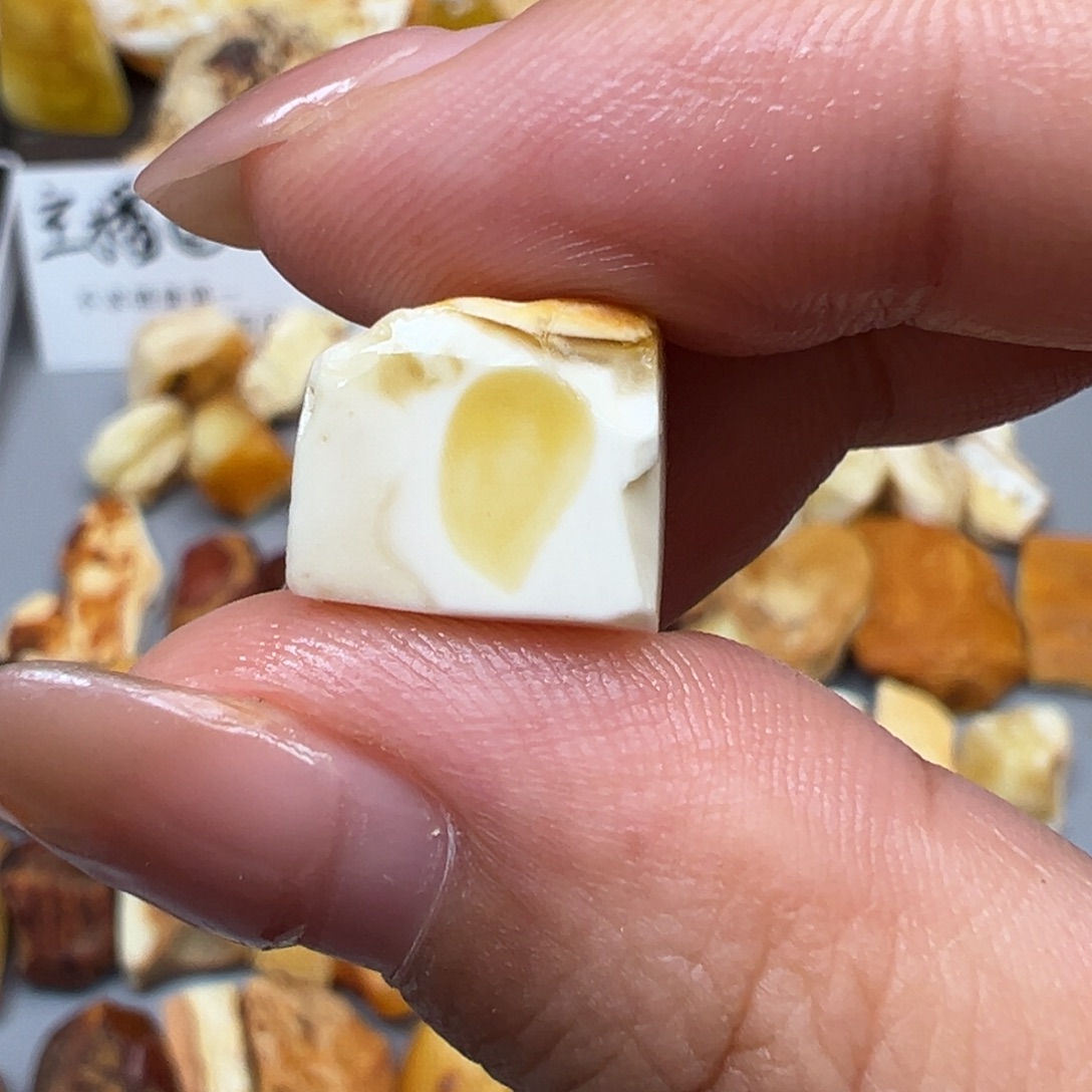 未镶嵌定制琥珀蜜蜡