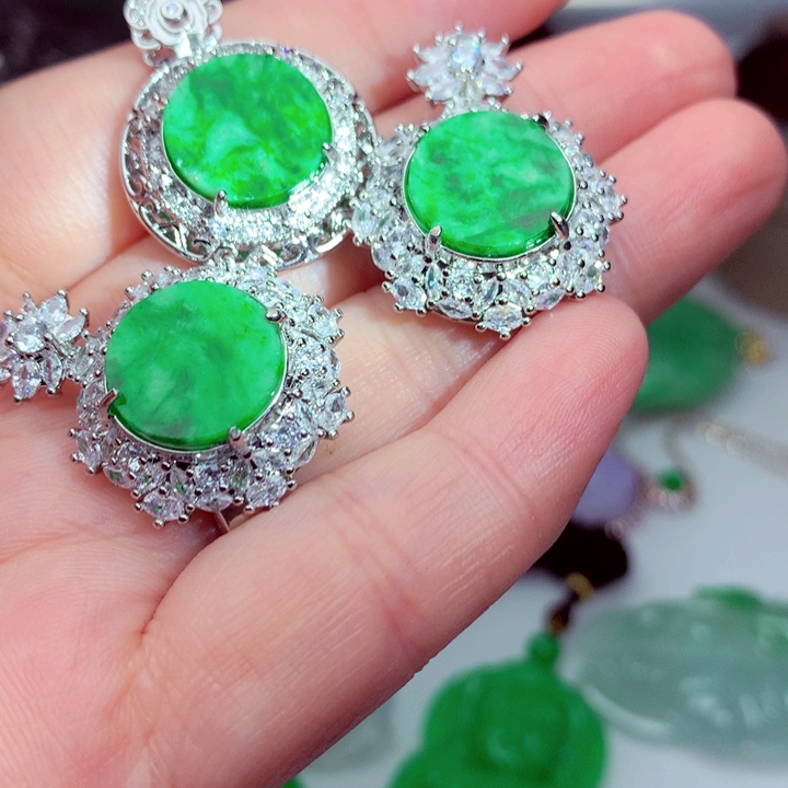 翡翠未镶嵌吊坠(不含链)多样性发一个