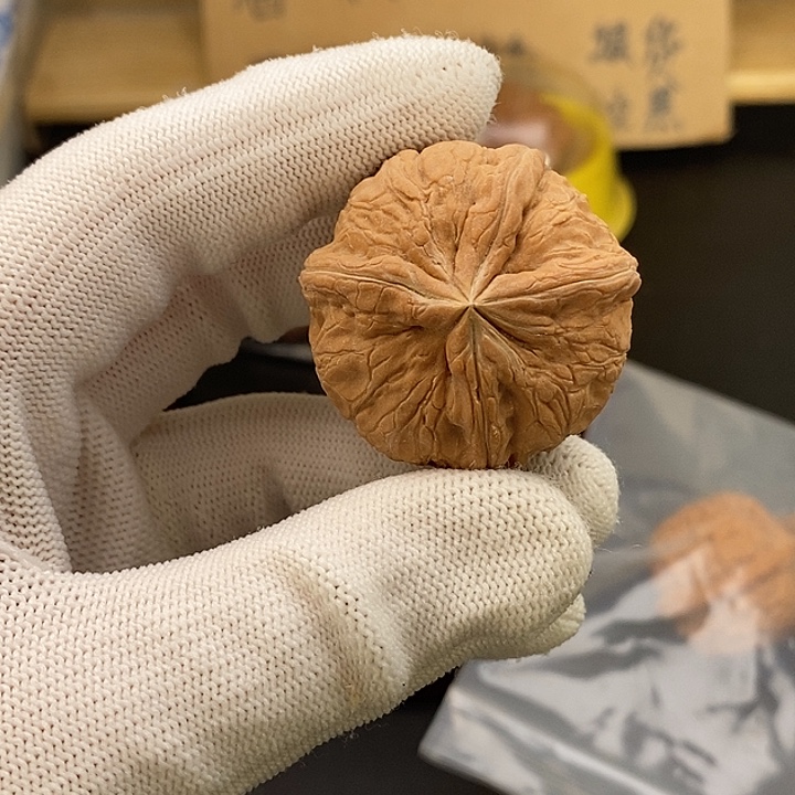 o***哥文玩核桃吊坠黄不退不换