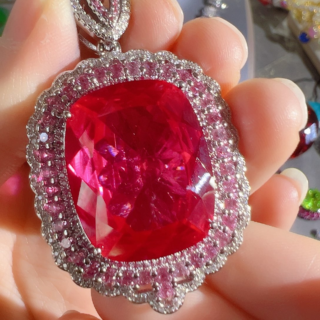 花岗石钨合金红色蓝色吊坠