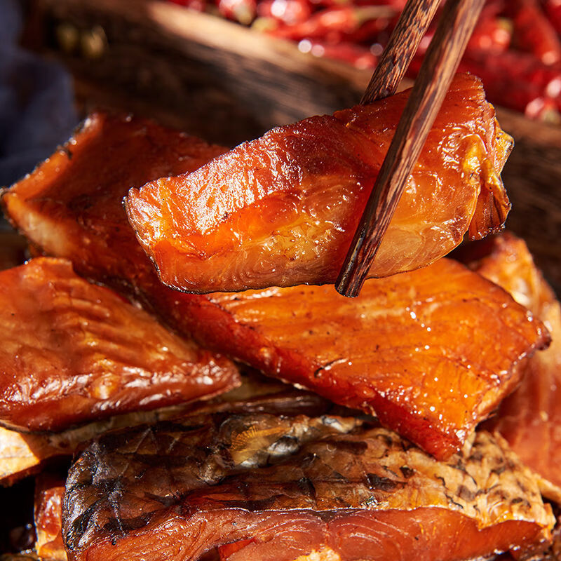 【腊草鱼】江西农家手工茶壳米糠烟熏腊草鱼块干货腊货8~9成干