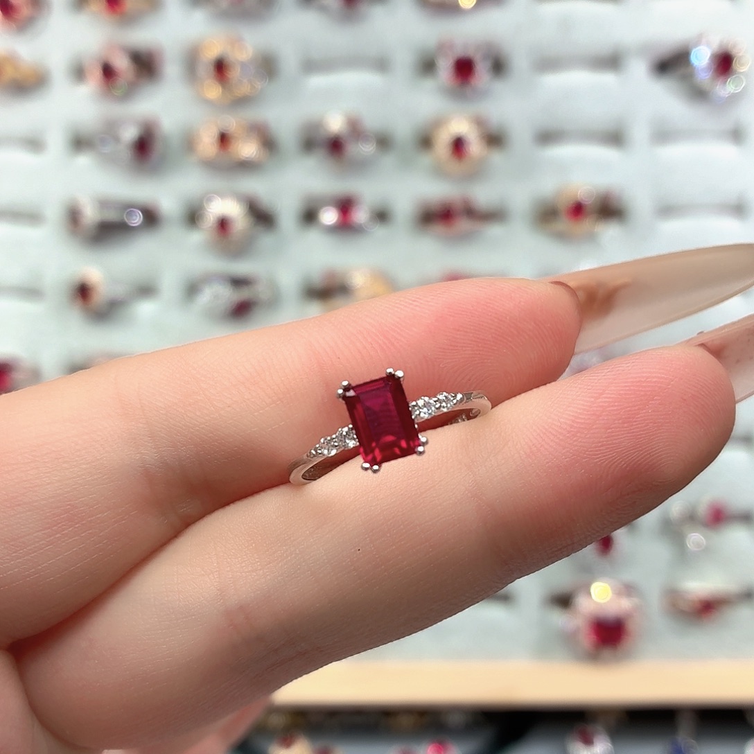 925银培育鸽血红色宝石