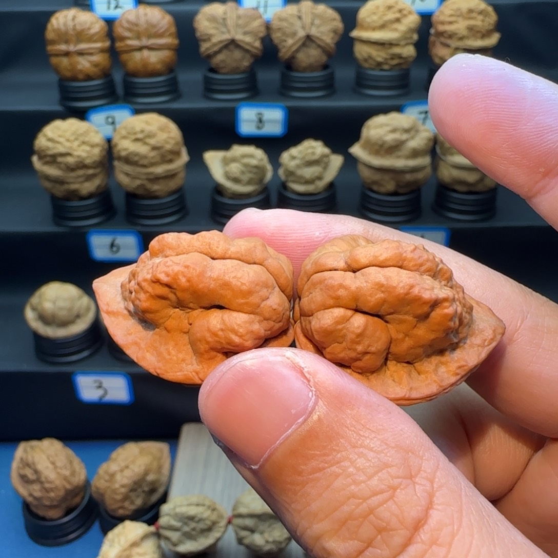 ～***~桃核把件小云石观音