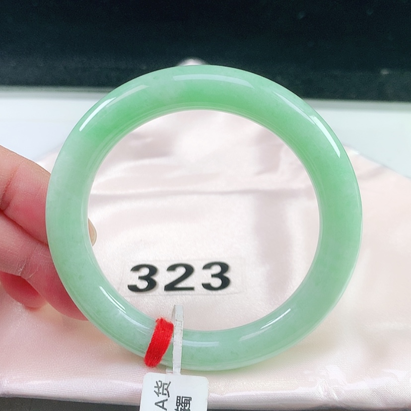 【闪购商品】未镶嵌手镯（圆镯）翡翠323