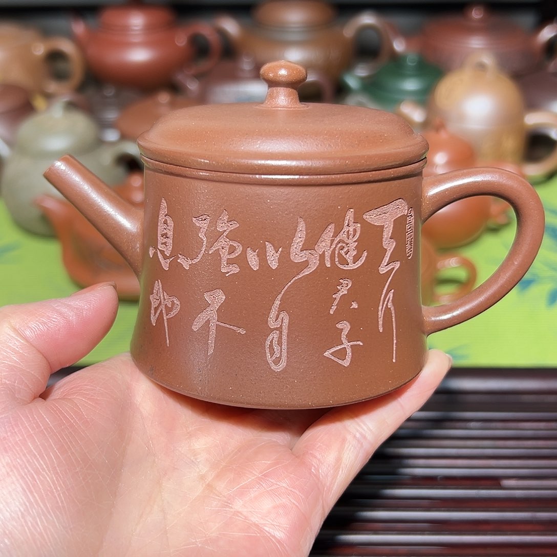茶壶紫砂：****宜兴紫砂