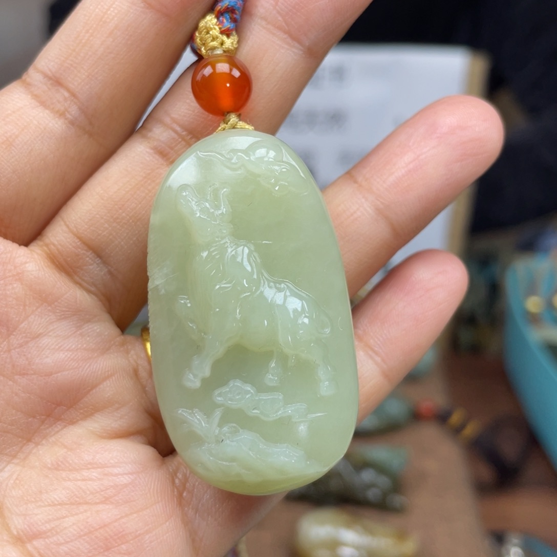 和田玉颈饰未镶嵌