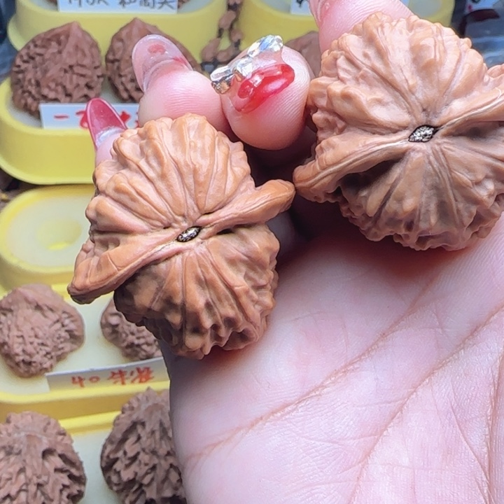 玉***）文玩核桃，大红袍，大红袍