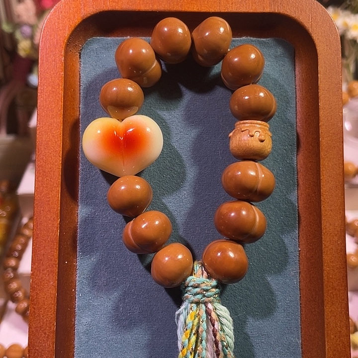 猴头核桃手串玻璃底屁桃卡17红心手持