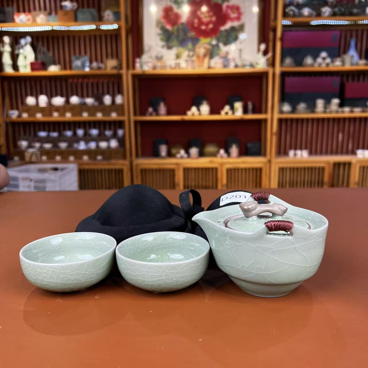   D2014哥窑两杯旅行茶具套装