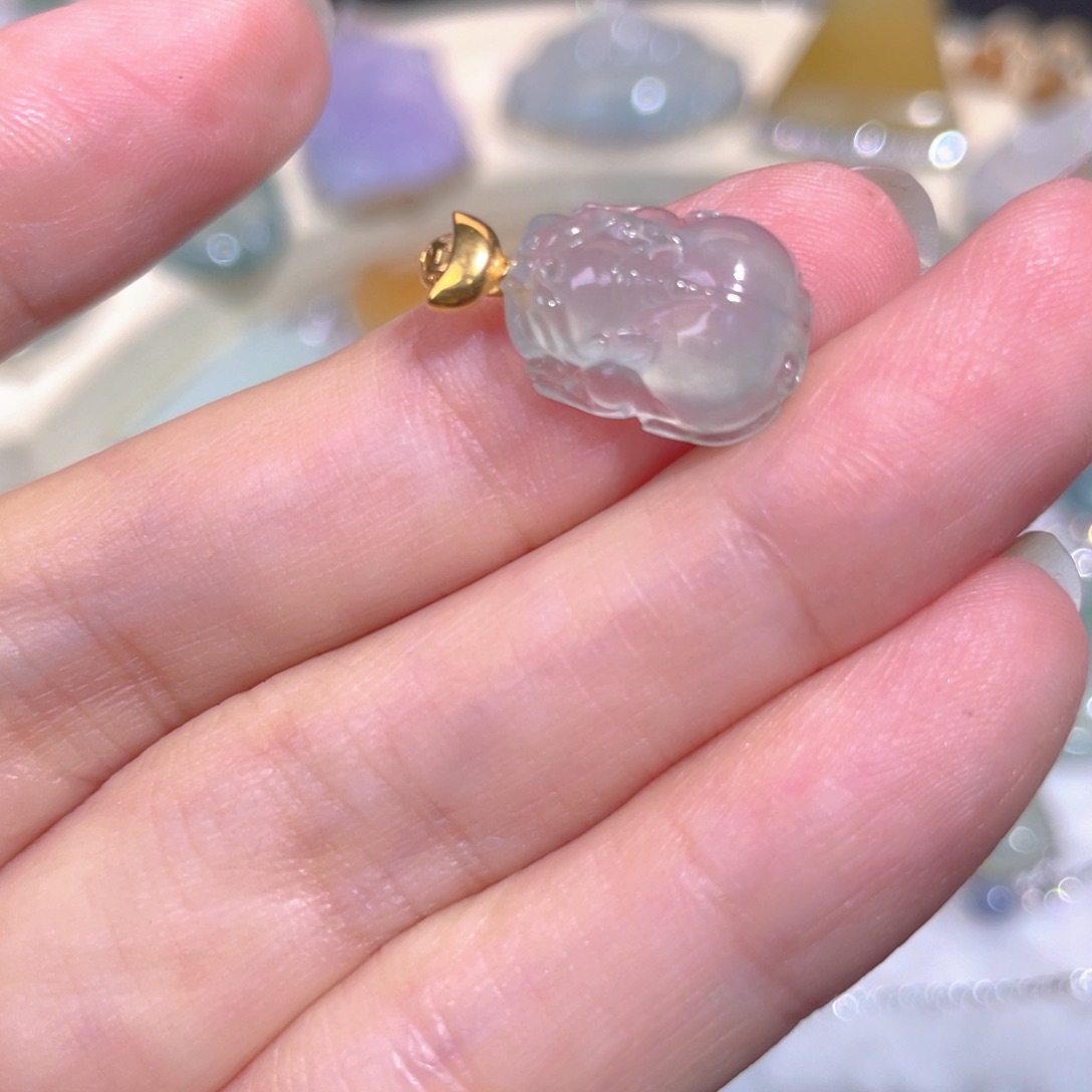 翡翠18K金镶嵌颈饰翡翠