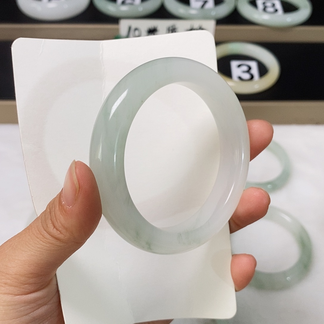 石英质玉（金丝玉）手镯未镶嵌