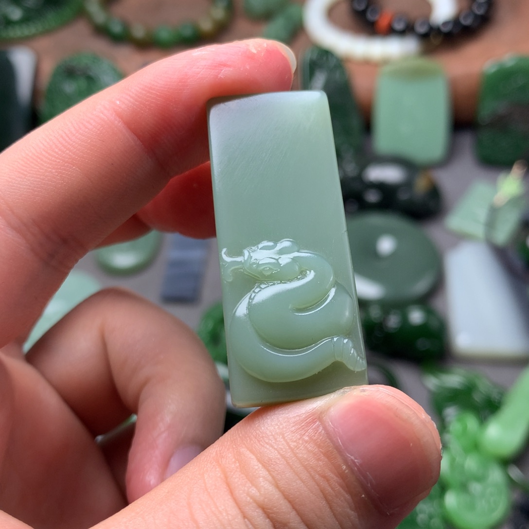 和田玉未镶嵌挂件