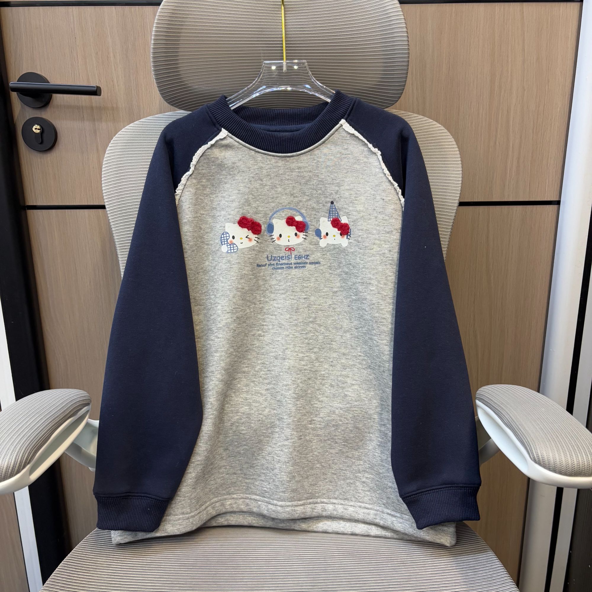 冬款韩范凯蒂印花插肩袖女童加绒卫衣 F203 203 S