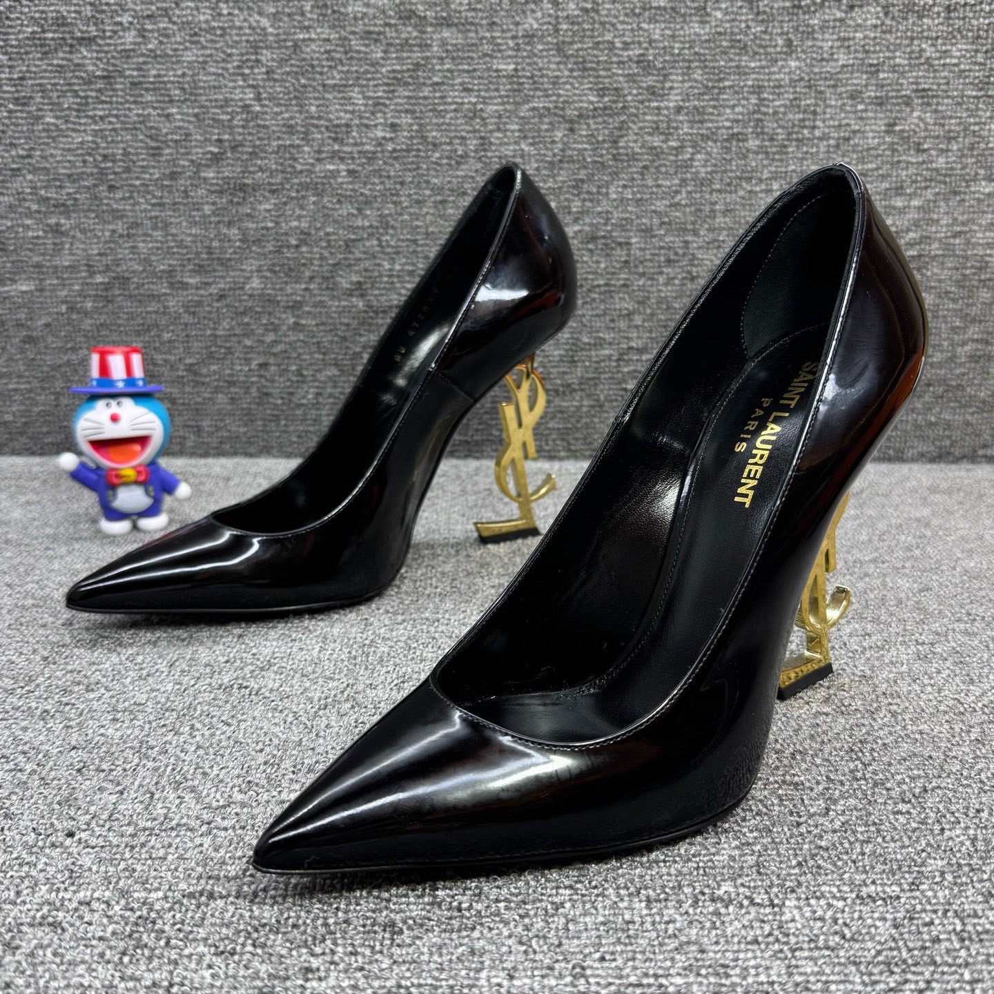 99新 YSL/圣罗兰 38码 黑色漆面高跟鞋 D5436