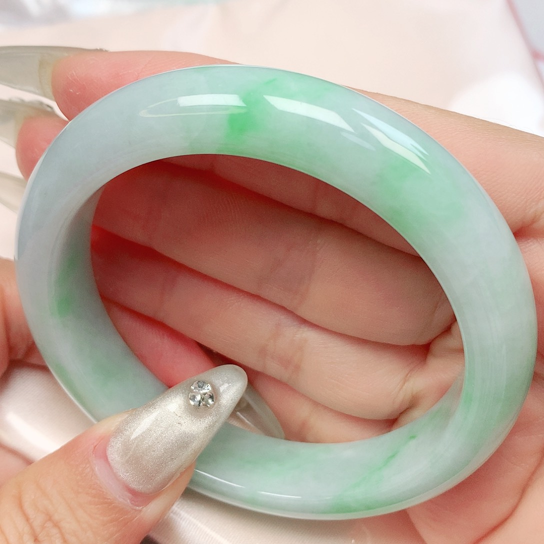 翡翠手镯未镶嵌抖音936