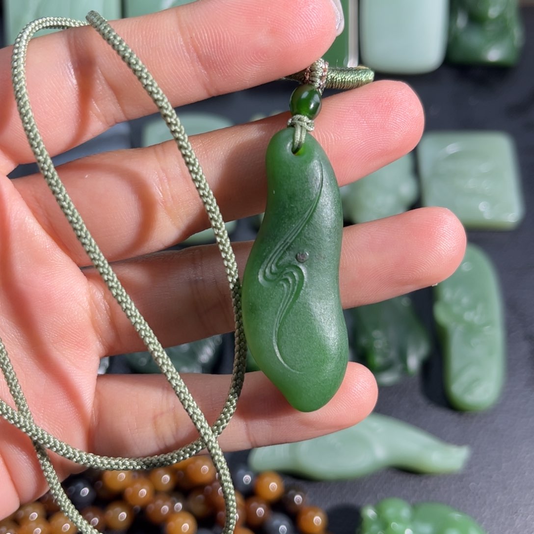 和田玉未镶嵌定制