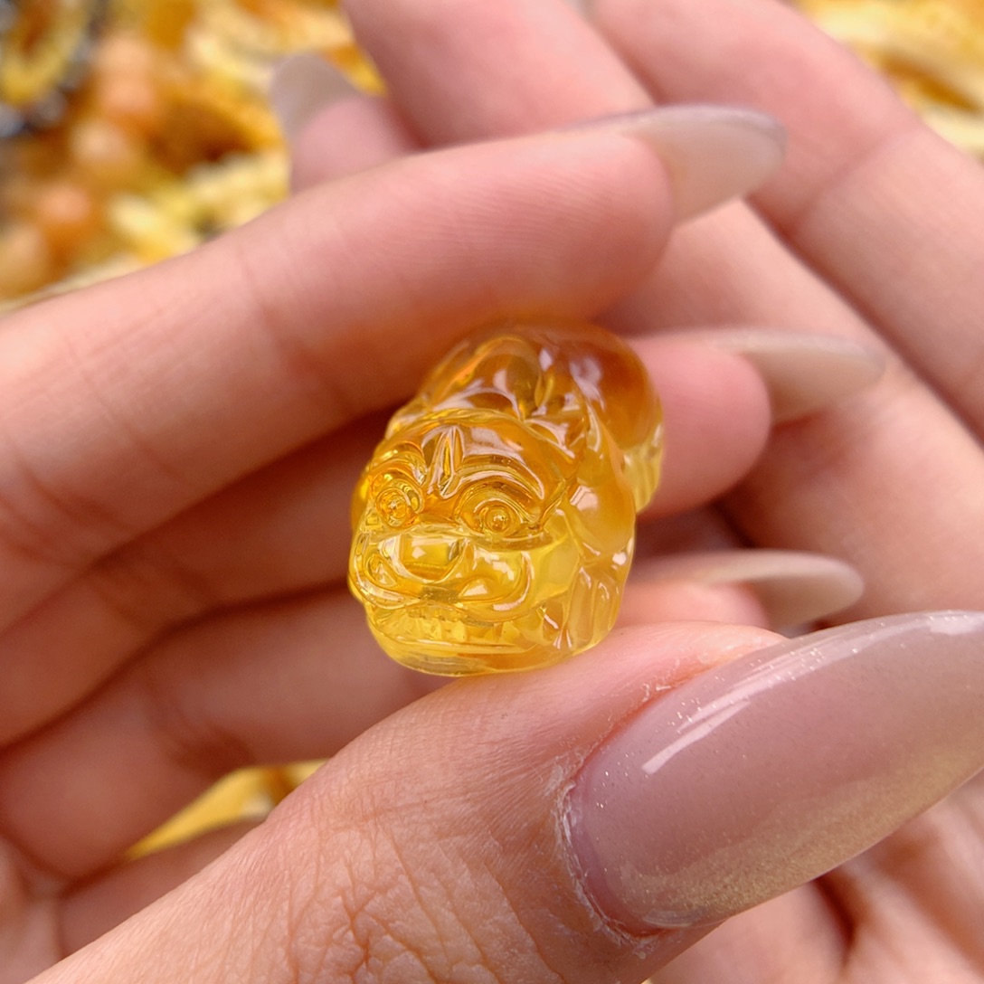 琥珀未镶嵌珠宝奇石