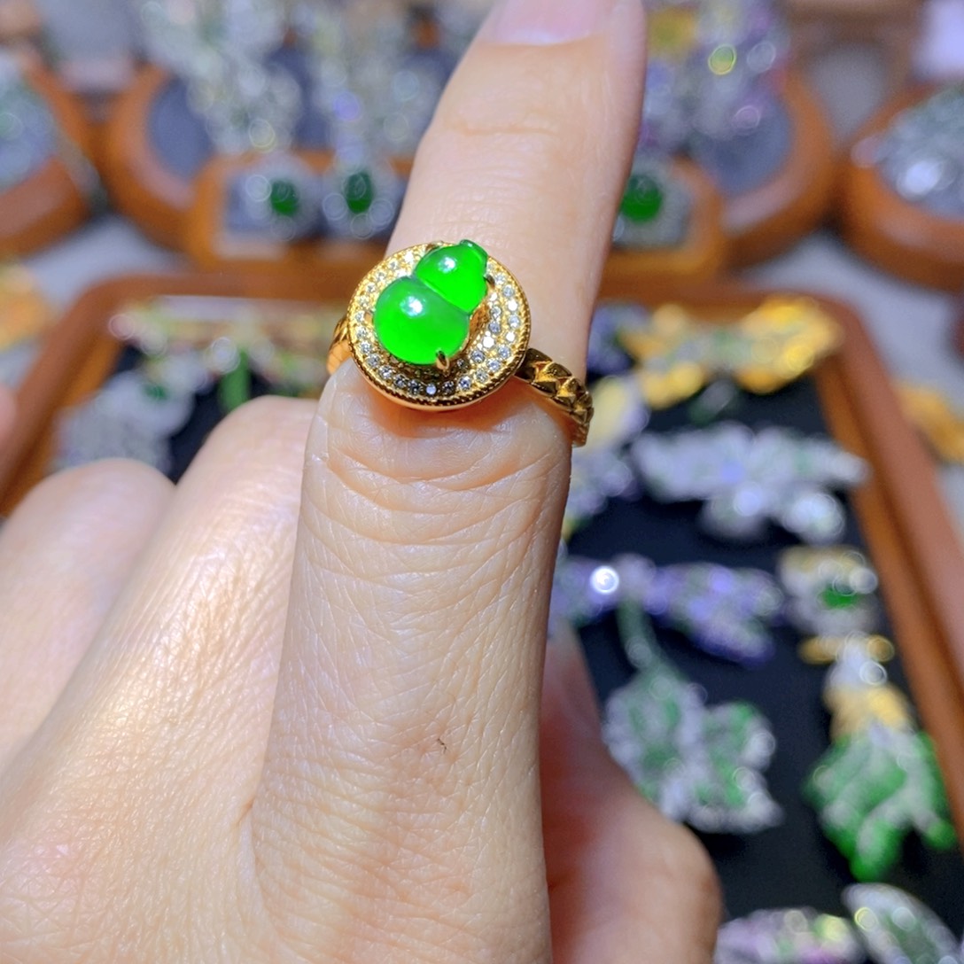 翡翠颈饰银S925镶嵌天然翡翠