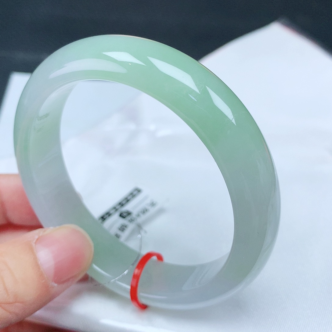 翡翠手镯未镶嵌53轮胎