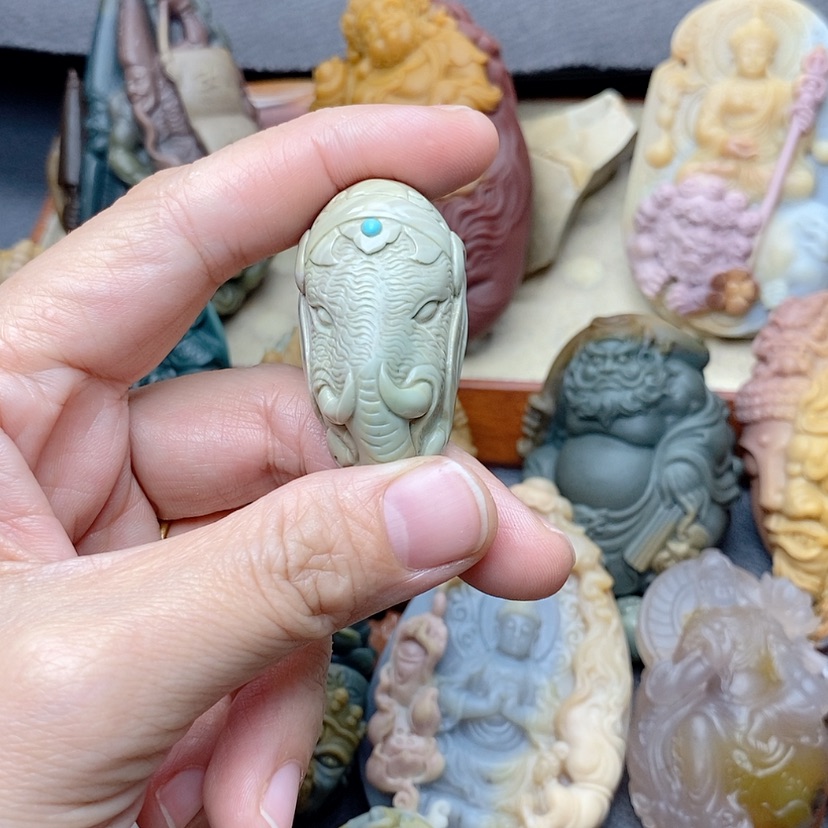 【闪购商品】定制石英质玉吊坠未镶嵌