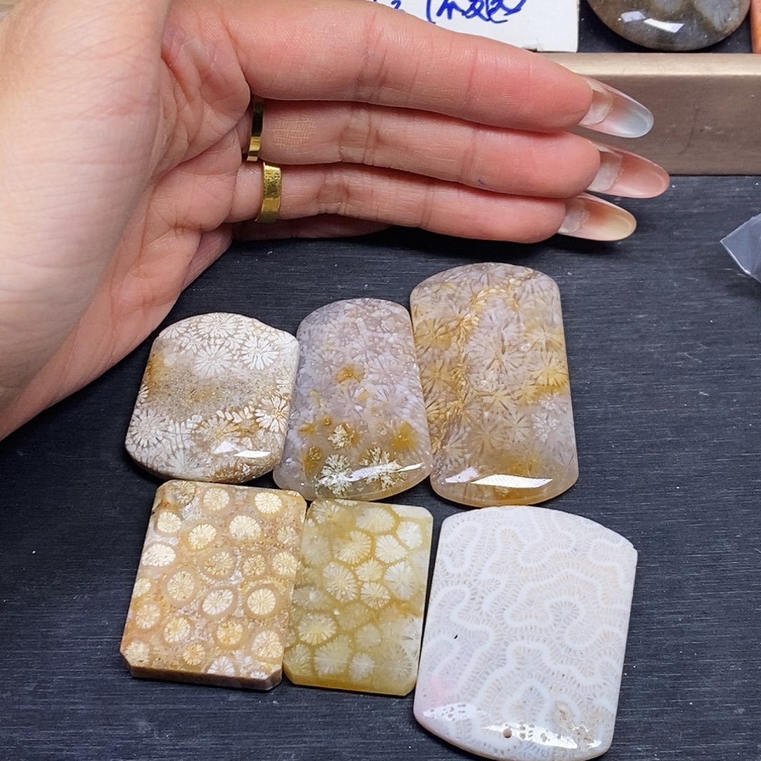 *****硅化玉合金颈饰吊坠