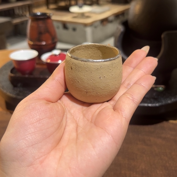 景德镇鱼和熊手工陶艺