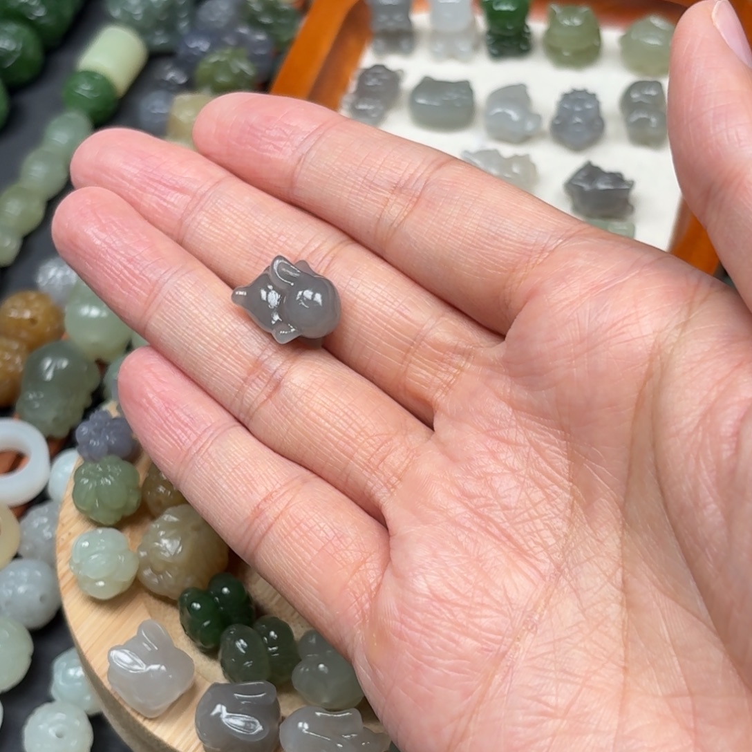 *****和田玉未镶嵌颈饰