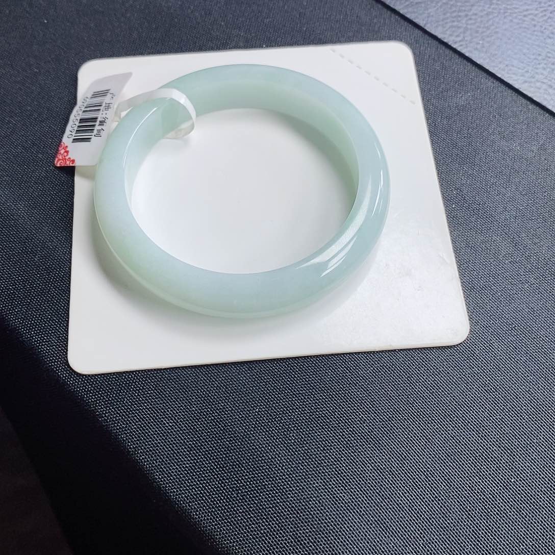 翡翠手镯未镶嵌56.3圈口